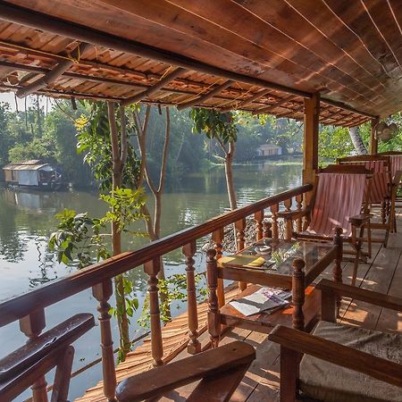 Malayalam Lake Resort Alappuzha Ngoại thất bức ảnh