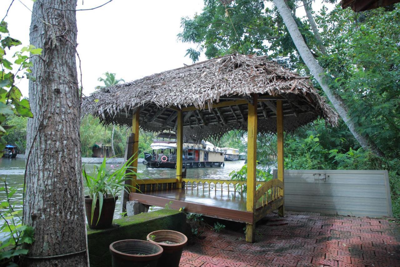 Malayalam Lake Resort Alappuzha Ngoại thất bức ảnh