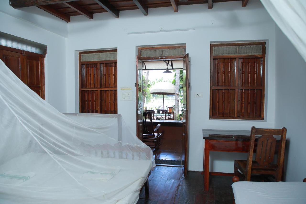 Malayalam Lake Resort Alappuzha Ngoại thất bức ảnh
