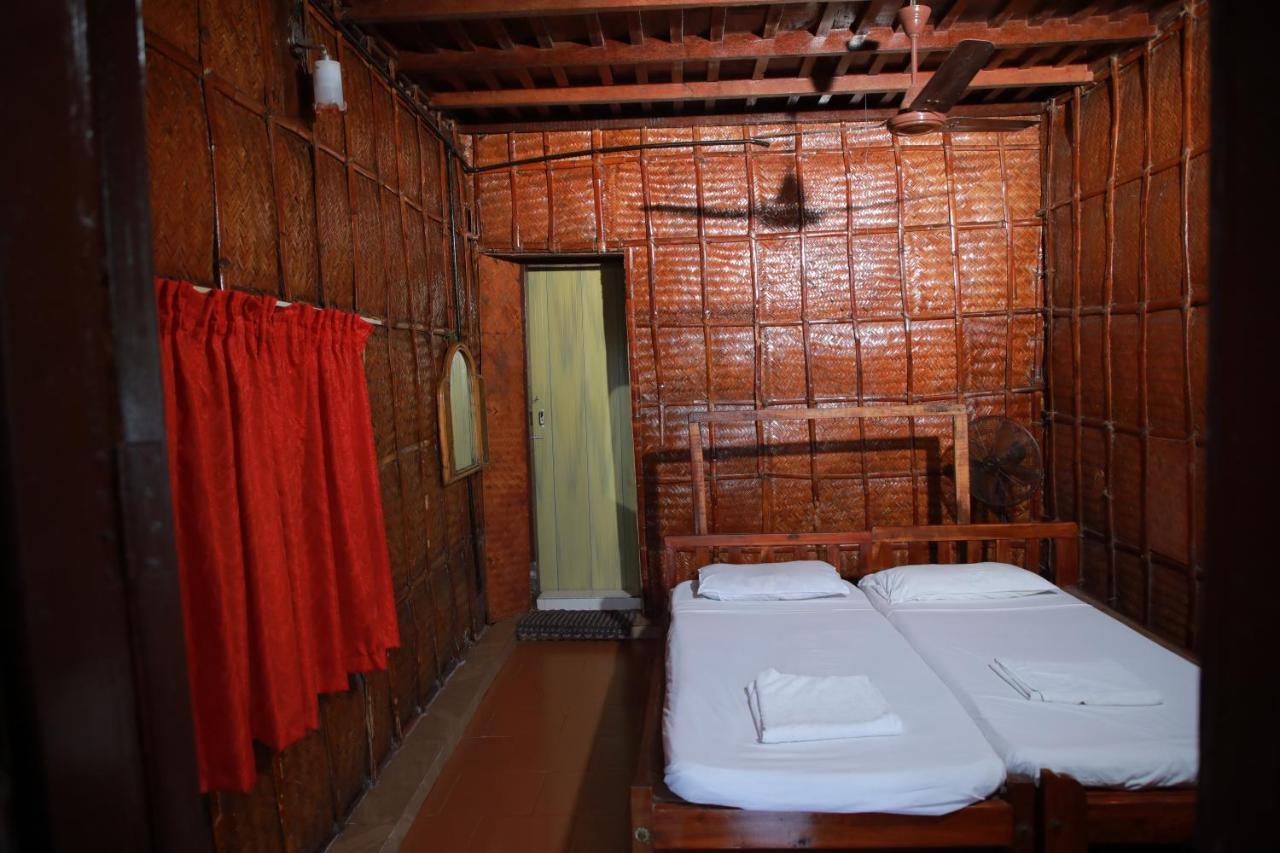 Malayalam Lake Resort Alappuzha Ngoại thất bức ảnh