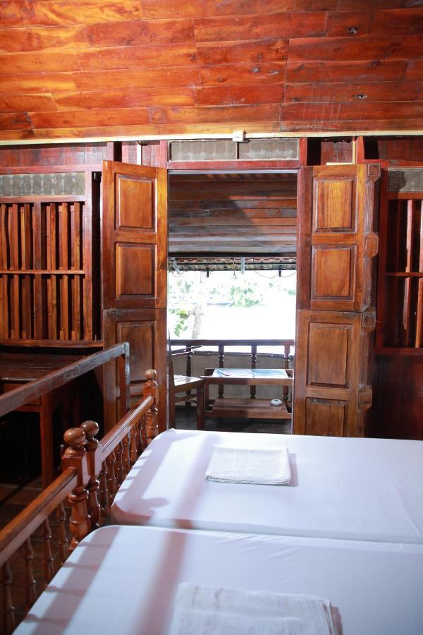 Malayalam Lake Resort Alappuzha Ngoại thất bức ảnh