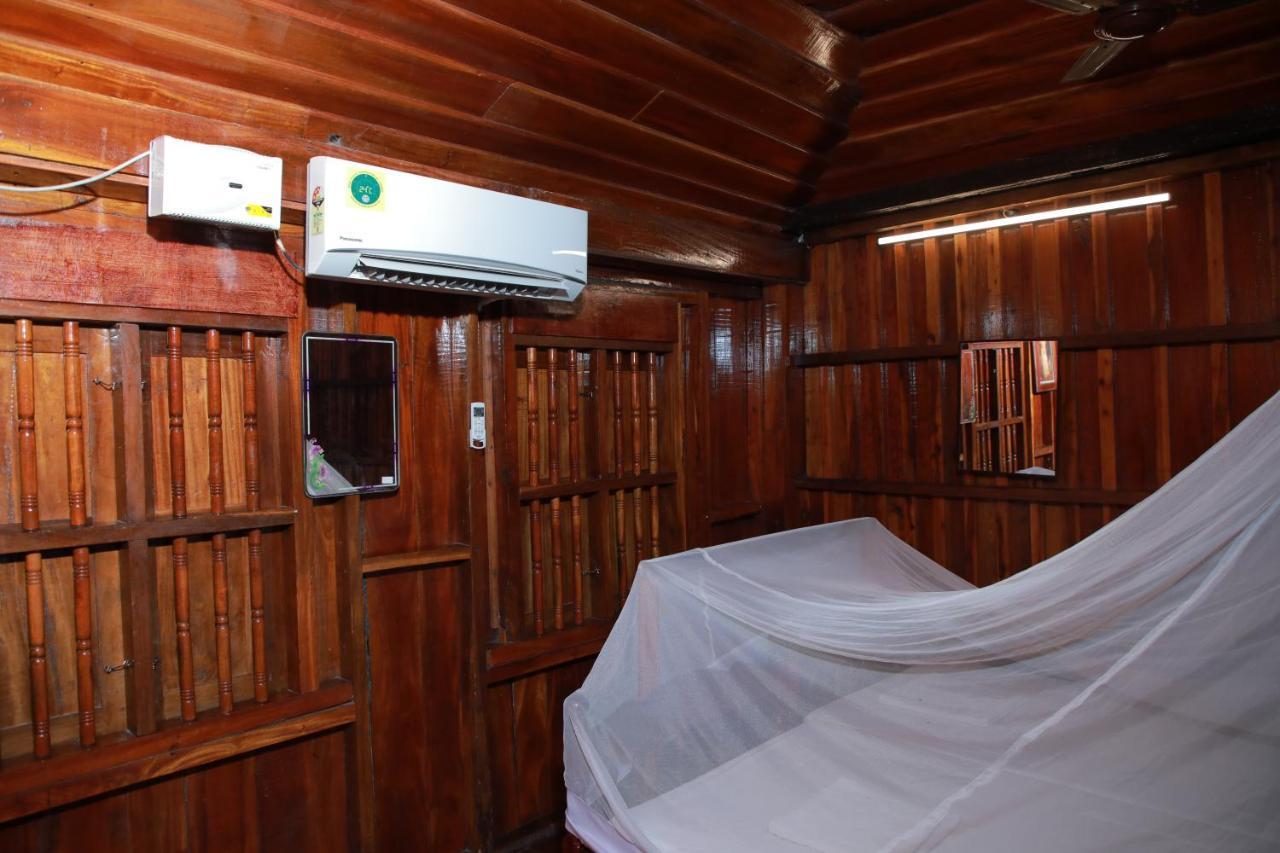 Malayalam Lake Resort Alappuzha Ngoại thất bức ảnh