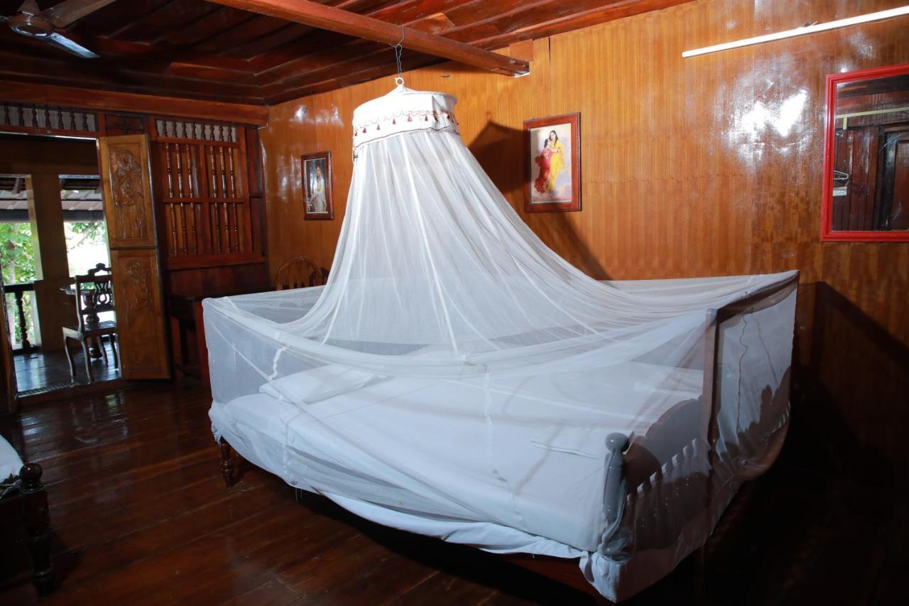 Malayalam Lake Resort Alappuzha Ngoại thất bức ảnh