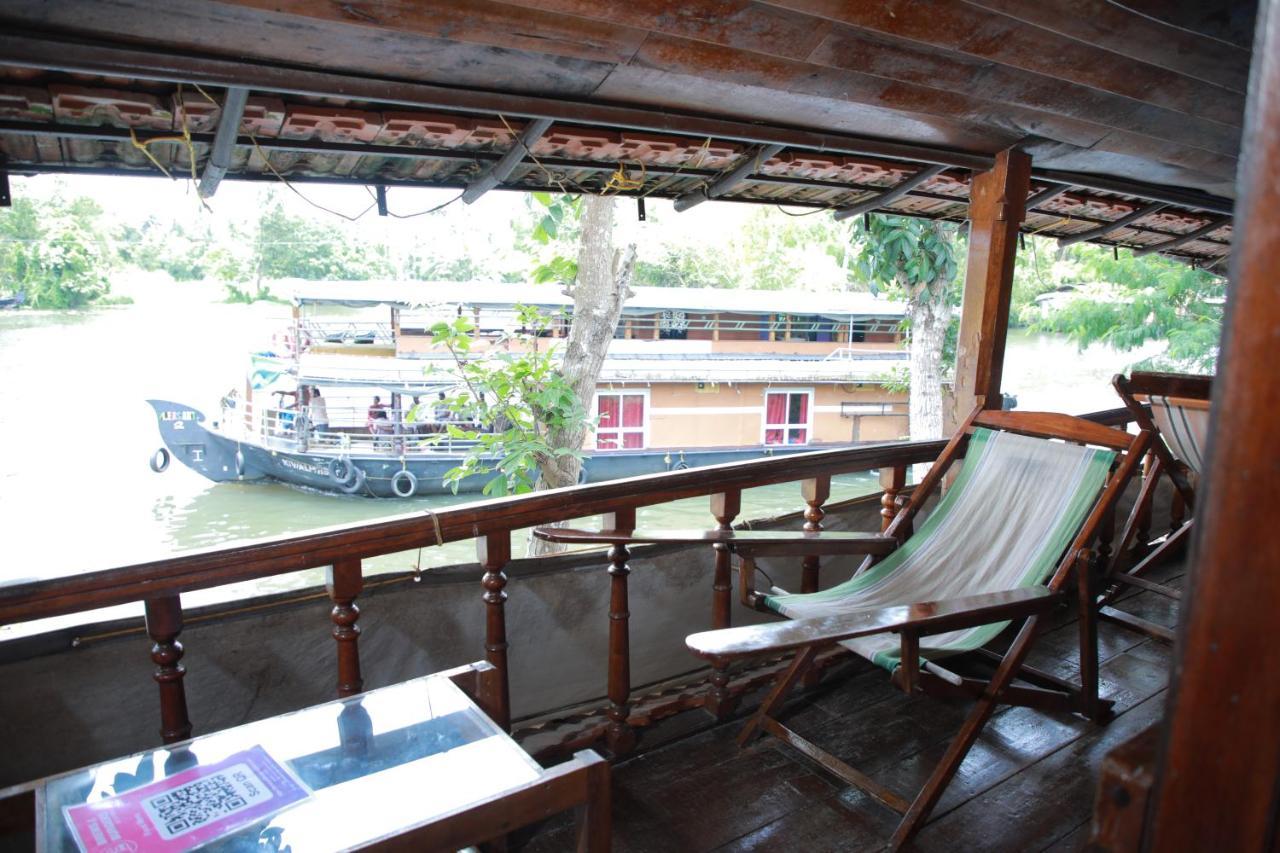 Malayalam Lake Resort Alappuzha Ngoại thất bức ảnh