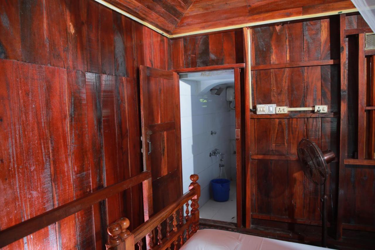 Malayalam Lake Resort Alappuzha Ngoại thất bức ảnh