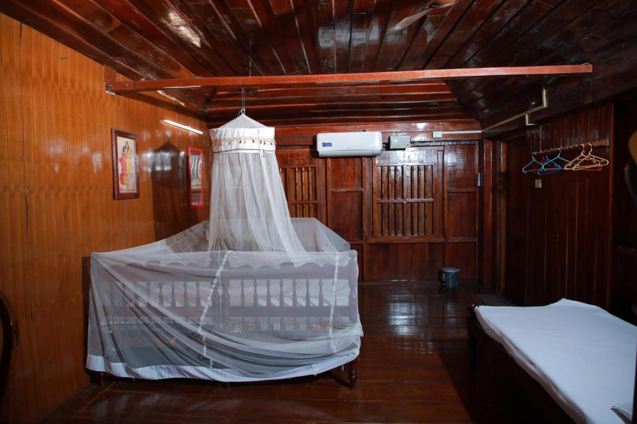 Malayalam Lake Resort Alappuzha Ngoại thất bức ảnh