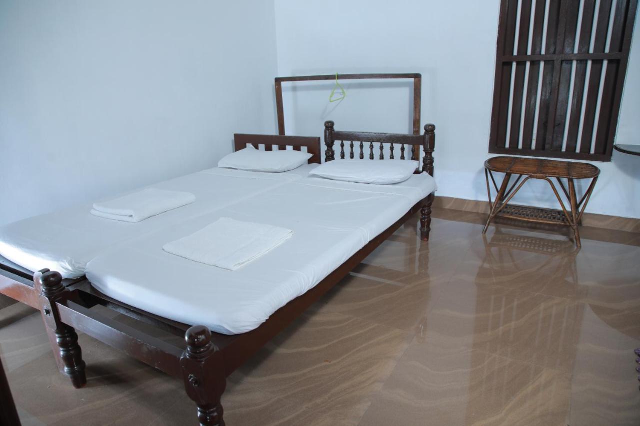 Malayalam Lake Resort Alappuzha Ngoại thất bức ảnh