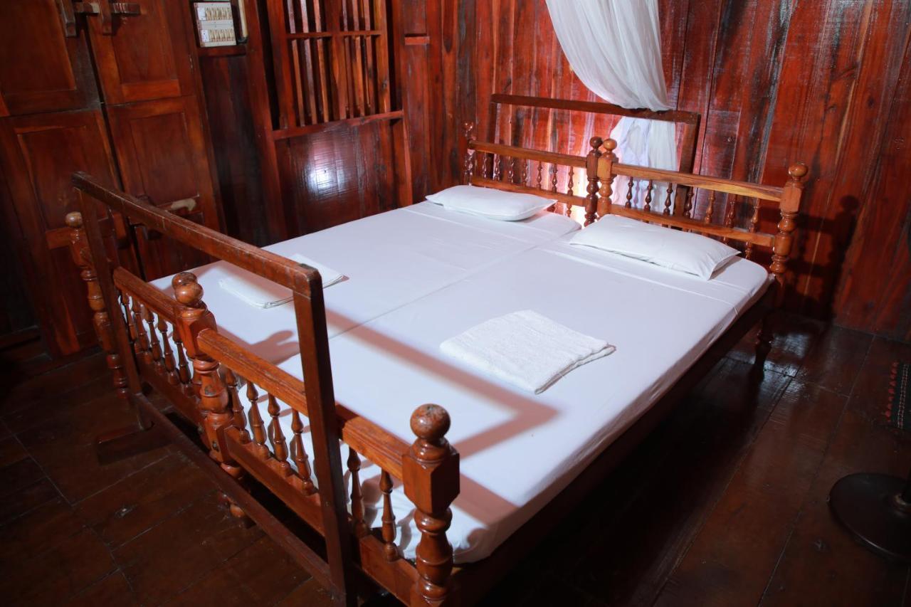 Malayalam Lake Resort Alappuzha Ngoại thất bức ảnh