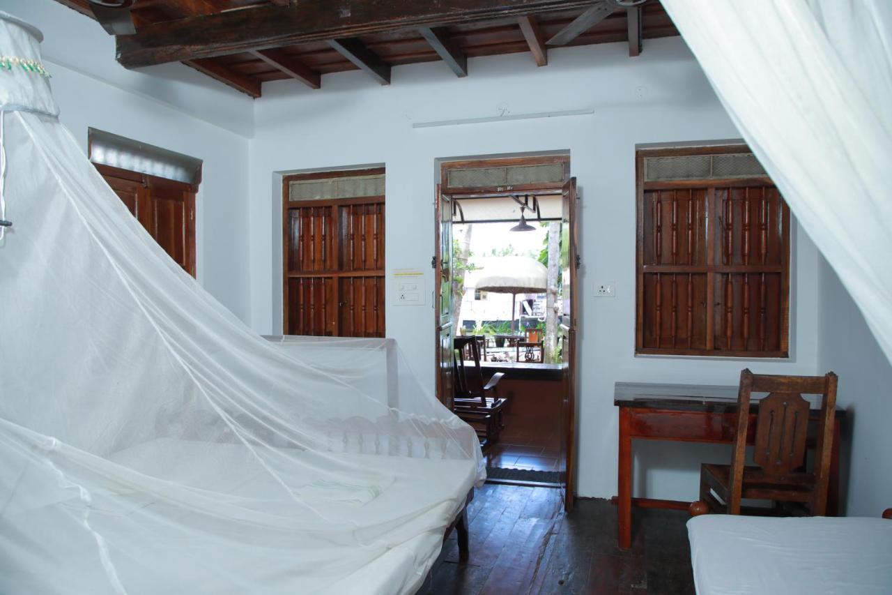 Malayalam Lake Resort Alappuzha Ngoại thất bức ảnh