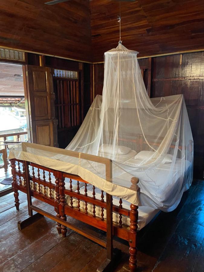 Malayalam Lake Resort Alappuzha Ngoại thất bức ảnh