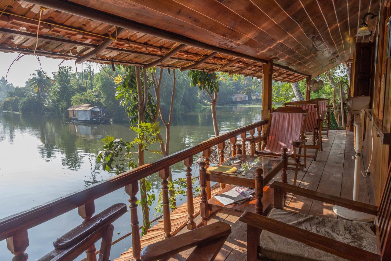 Malayalam Lake Resort Alappuzha Ngoại thất bức ảnh