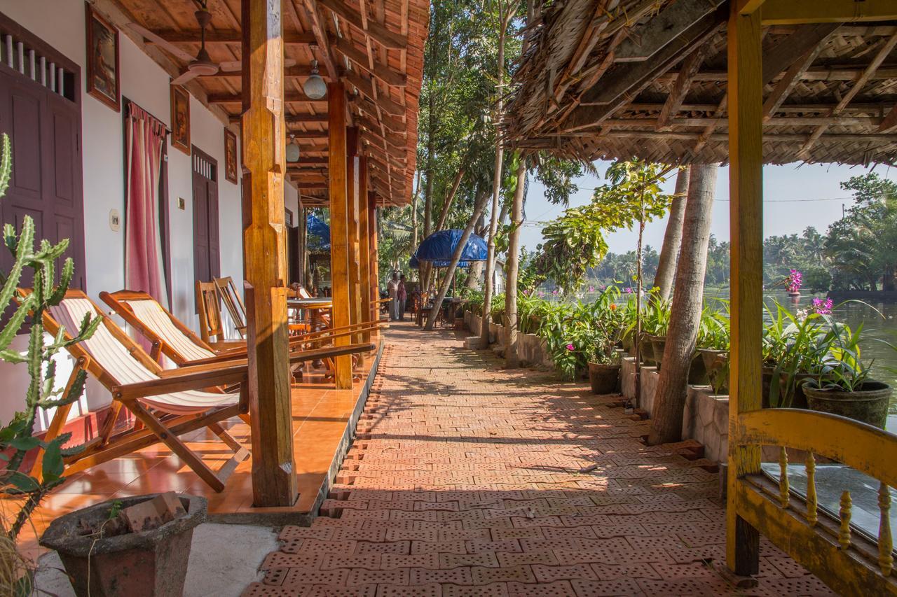 Malayalam Lake Resort Alappuzha Ngoại thất bức ảnh
