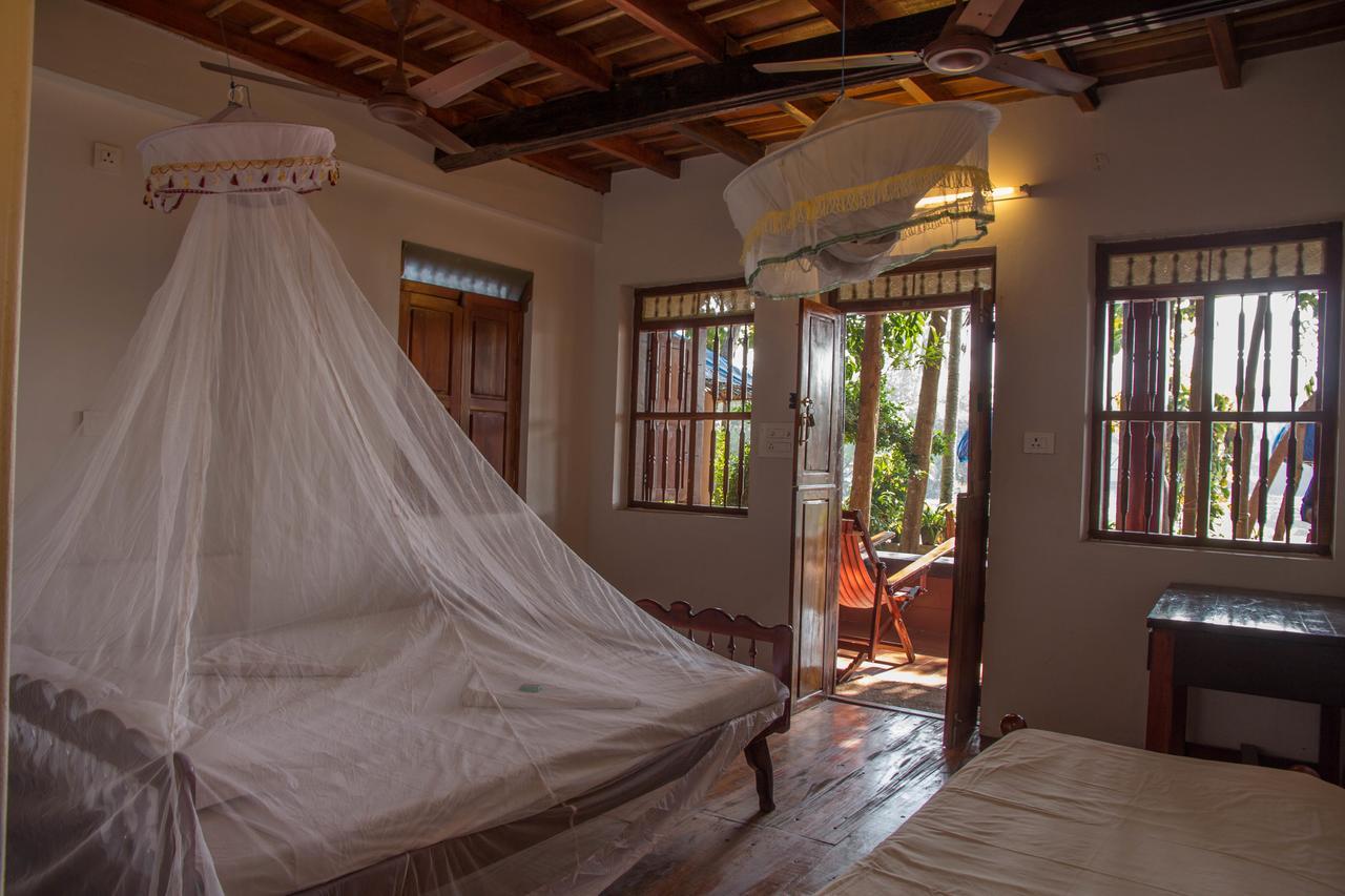 Malayalam Lake Resort Alappuzha Ngoại thất bức ảnh