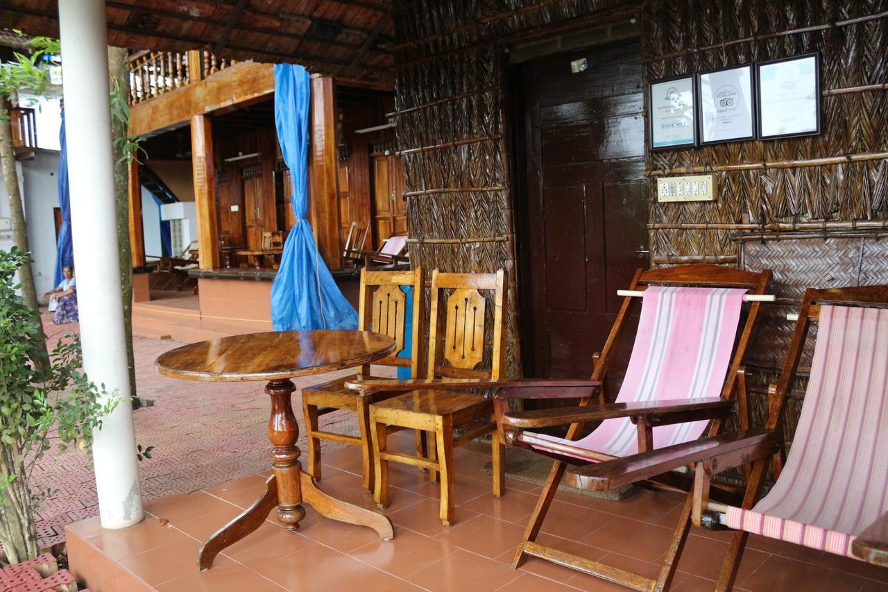Malayalam Lake Resort Alappuzha Ngoại thất bức ảnh