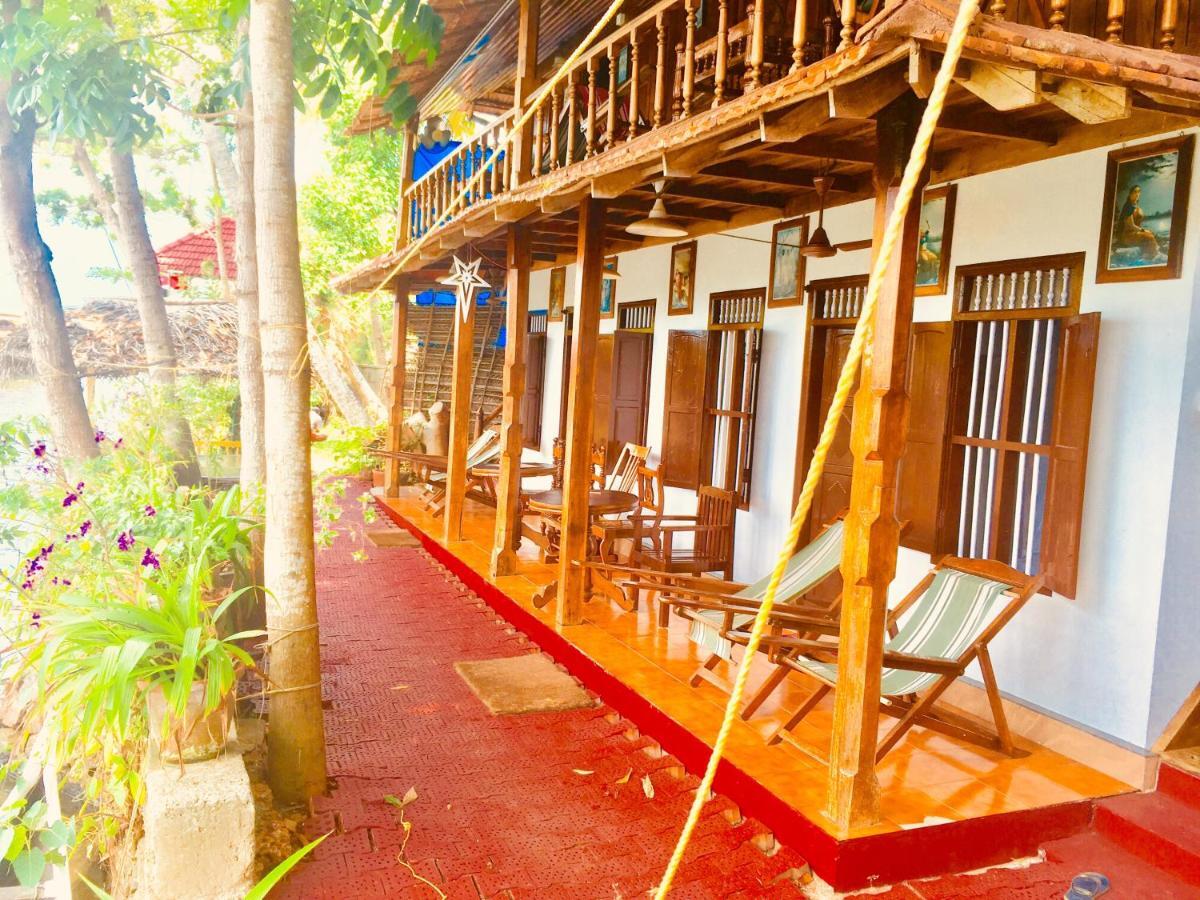 Malayalam Lake Resort Alappuzha Ngoại thất bức ảnh