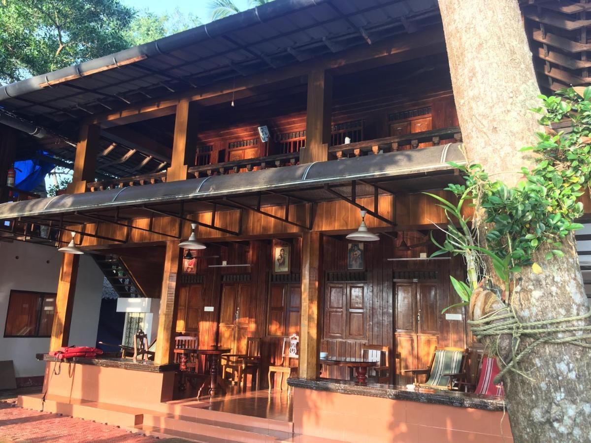 Malayalam Lake Resort Alappuzha Ngoại thất bức ảnh